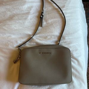 Michael Kors Jet Set grey purse